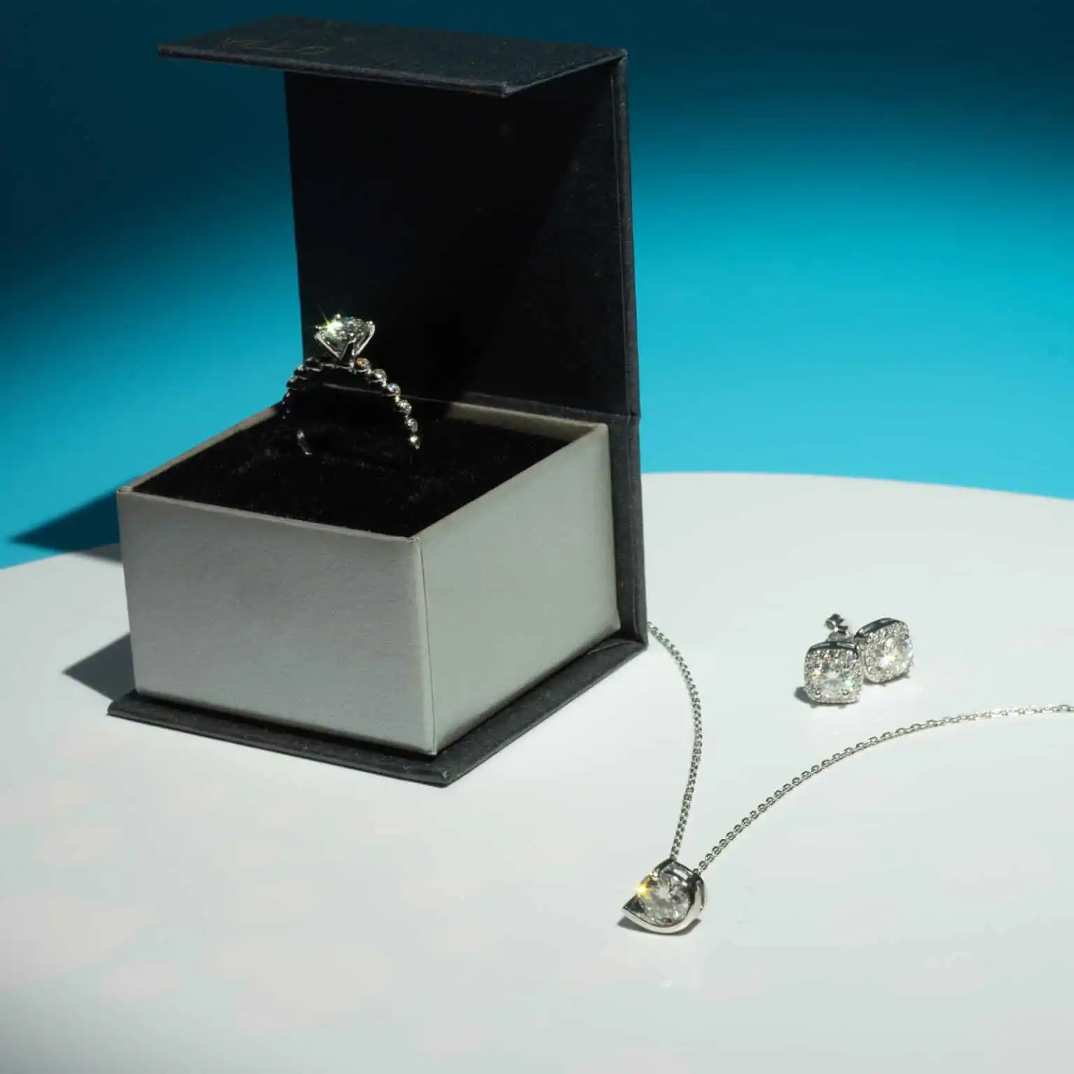 Embrace Inel din Argint Diamant Moissanite Embrace Inel din Argint Diamant Moissanite