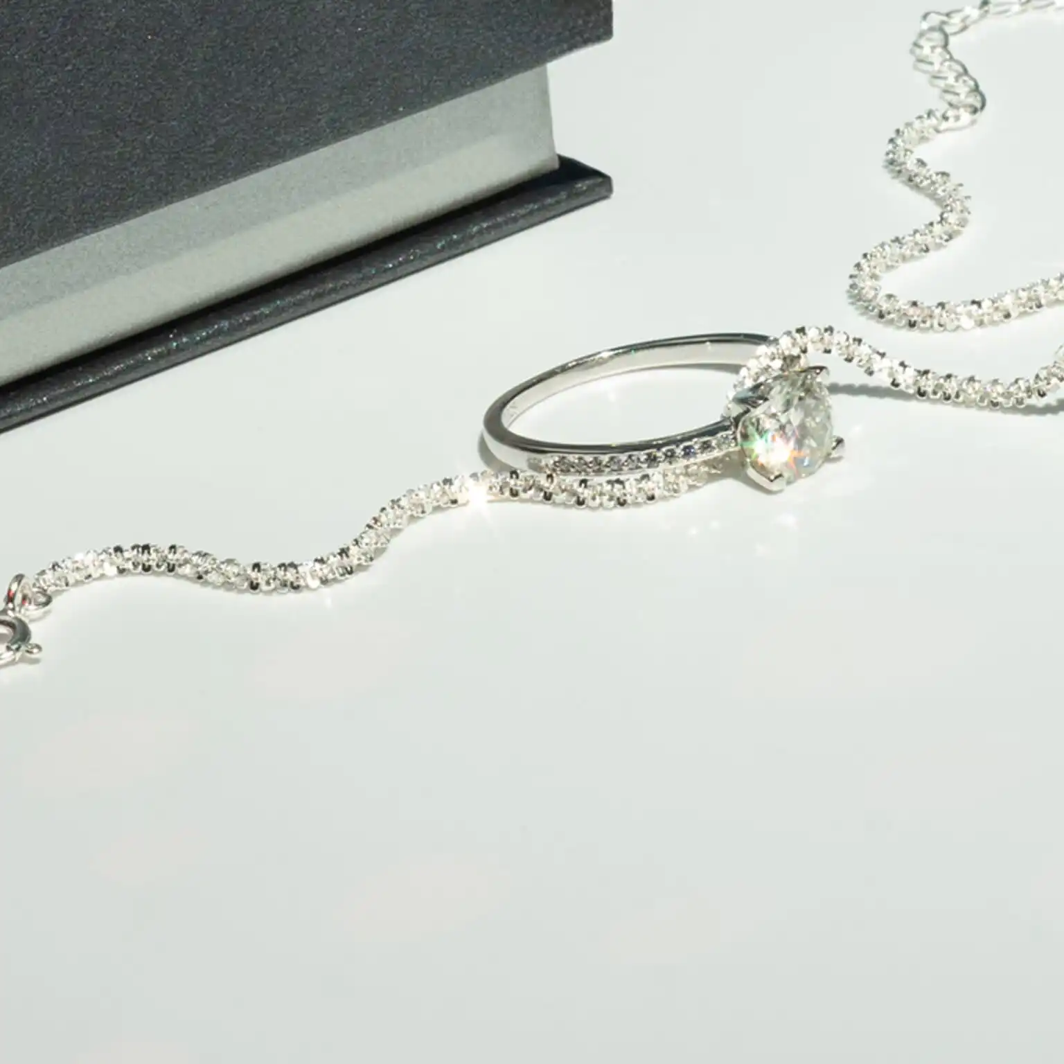 Joyful Inel din Argint Diamant Moissanite Joyful Inel din Argint Diamant Moissanite