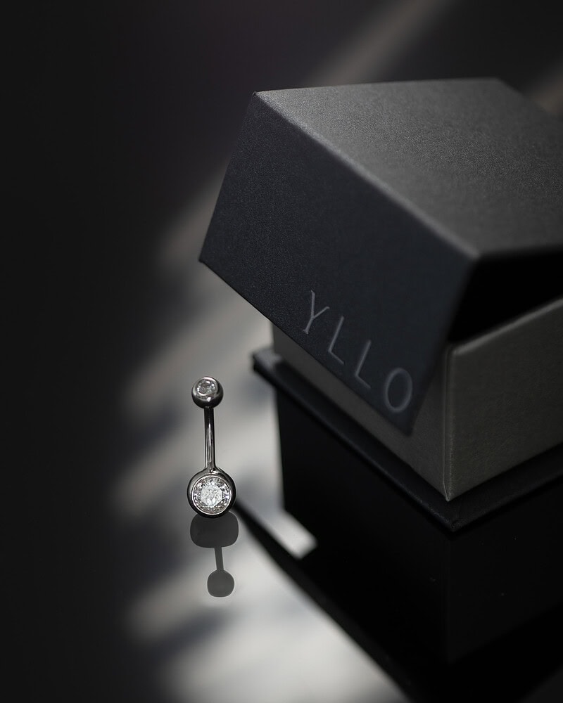 Piercing pentru Buric din Argint și Cristal Zircon piercing-buric-argint-zircon-cutie-yllo