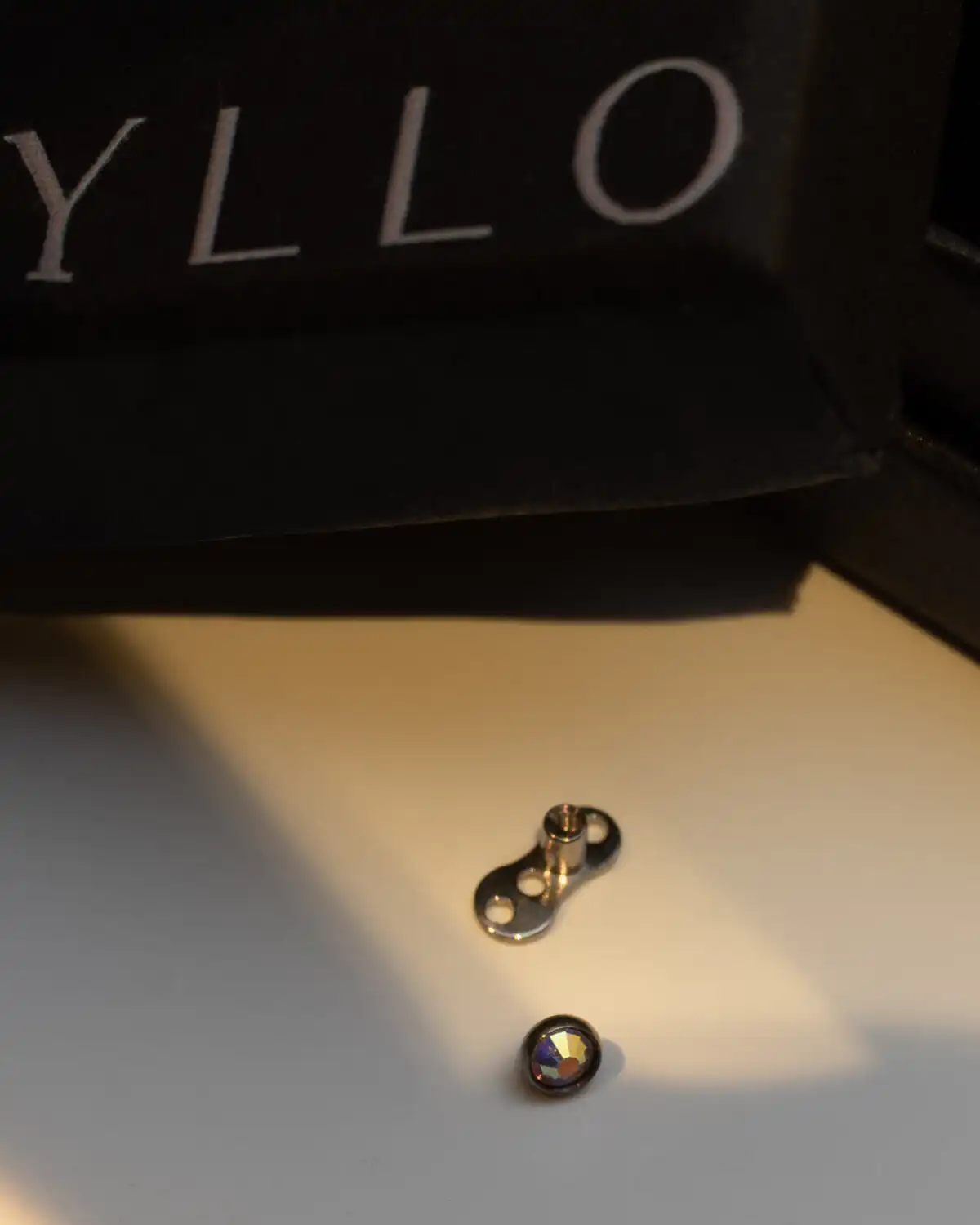 Piercing Dermal cu Cristal AB 3 mm Titan F136 Piercing Dermal cu Cristal AB 3 mm | Titan F136